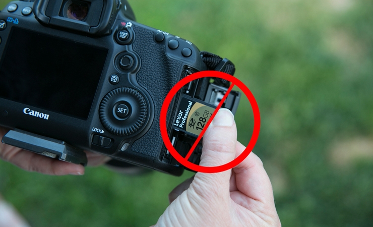 Using an SD and CF Card Simultaneously in your 5D MKIII Might Be a Bad Idea
