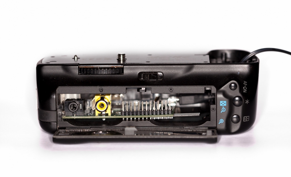 Camera Pi - DIY Computer Tucked Inside Of A DSLR Battery Grip