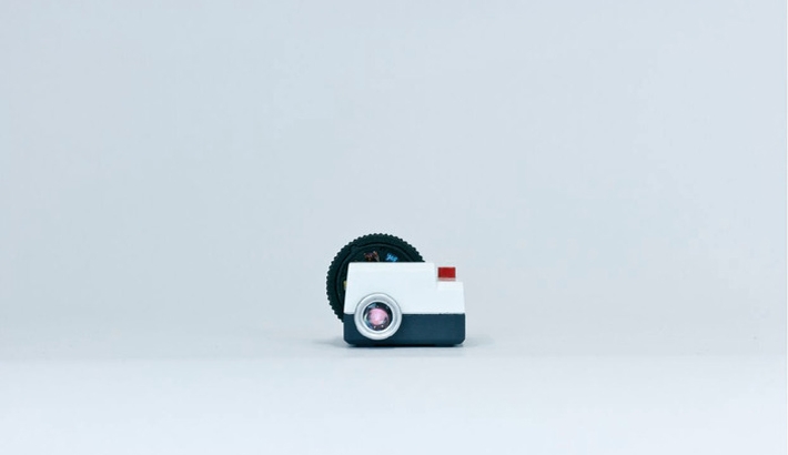 Projecteo: The Tiny Instagram Projector
