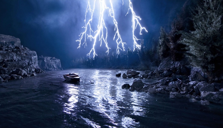 This Beautiful Lightning Storm is Really a Miniature Fake