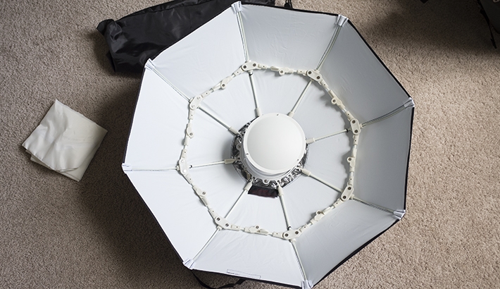 Fstoppers Reviews the Phottix Luna Collapsible Beauty Dish