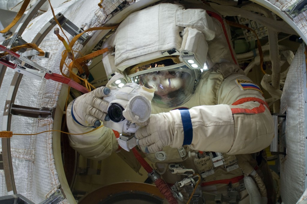 680242main_iss032e020619_full