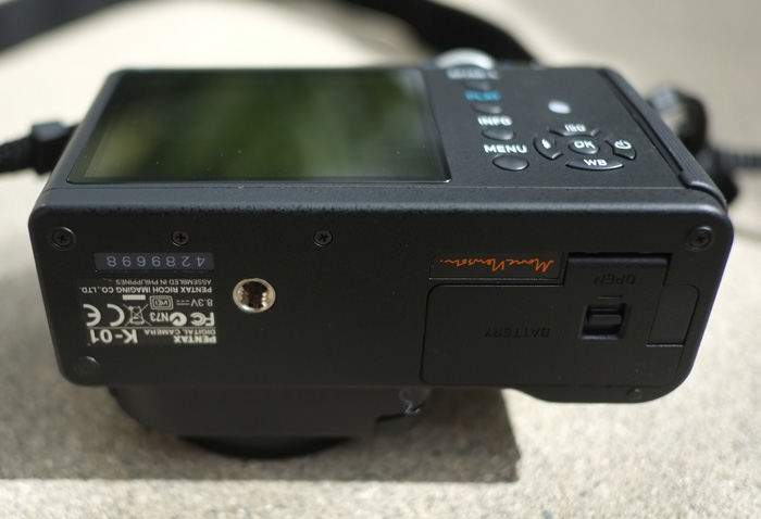Pentax K-01 bottom