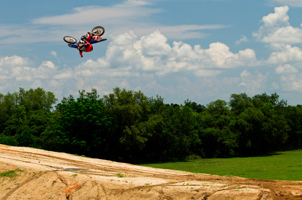 JamesStewart_GarthMilan_upsidedownwhip