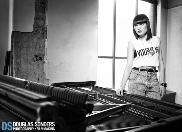 Jessie J: 3 setups in 10 minutes. Thankfully I found this room of pianos in the building of the venue for a cool location.